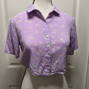Daisy Pattern Button-Up Crop Top